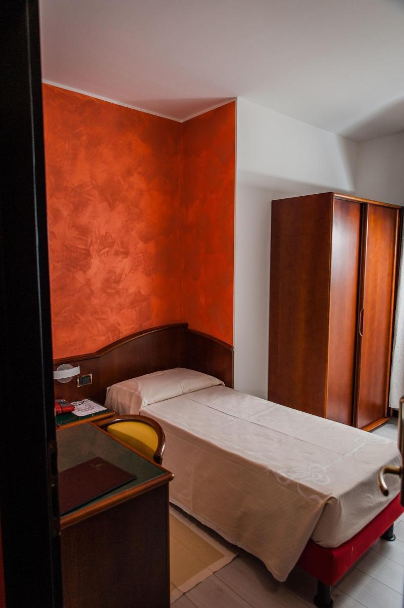 Hotel Daunia 3*